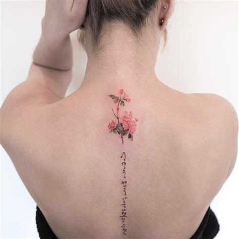 tatuajes de mujeres en la espalda|Las mejores 55 ideas de Tatuajes espalda mujer 